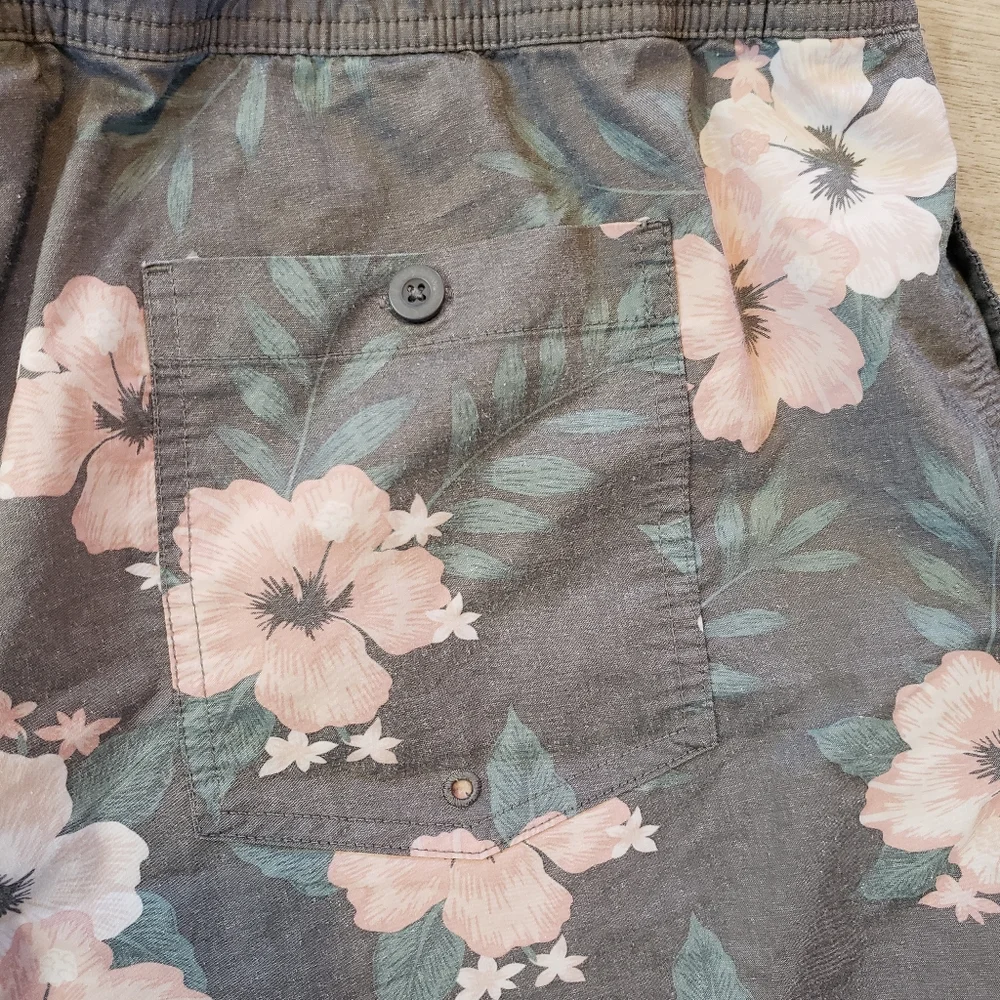 Men's Goodfellow & Co swim trunks..size XXL.. - Picture 3 of 5
